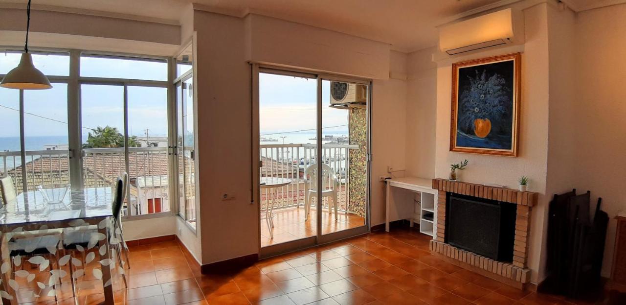2 Bedroom'S Flat On The Beach, City Center, 1 Line サンタ・ポラ エクステリア 写真