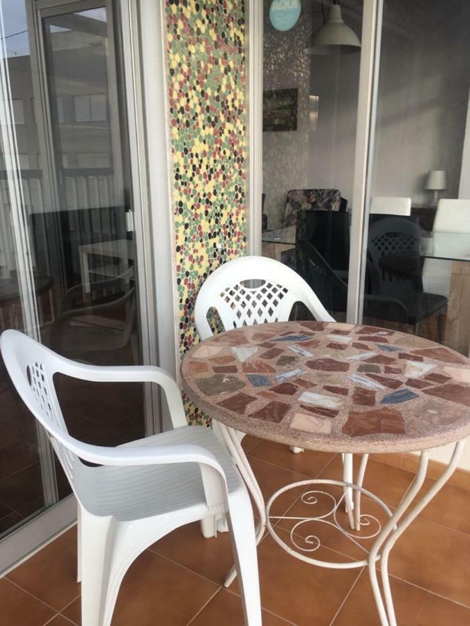 2 Bedroom'S Flat On The Beach, City Center, 1 Line サンタ・ポラ エクステリア 写真