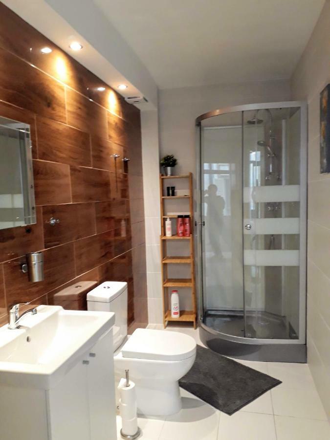 2 Bedroom'S Flat On The Beach, City Center, 1 Line サンタ・ポラ エクステリア 写真